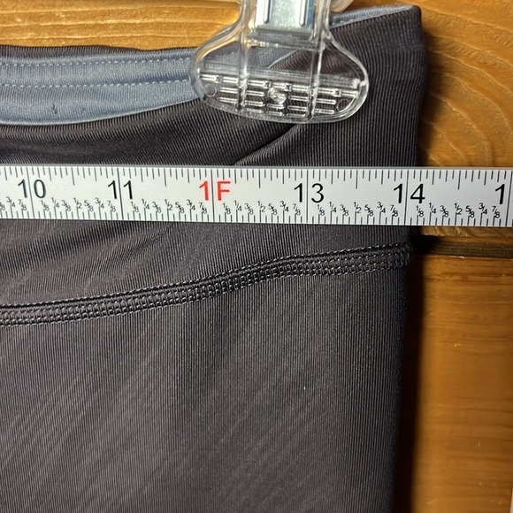 Champion Women's Gray Athletic Shorts Medium workout pull on elastic drawstring‎ - Picture 2 of 10